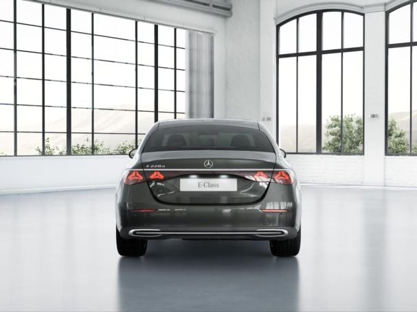 Mercedes-Benz E 220 d  Avantgarde Panorama Distronic 360°