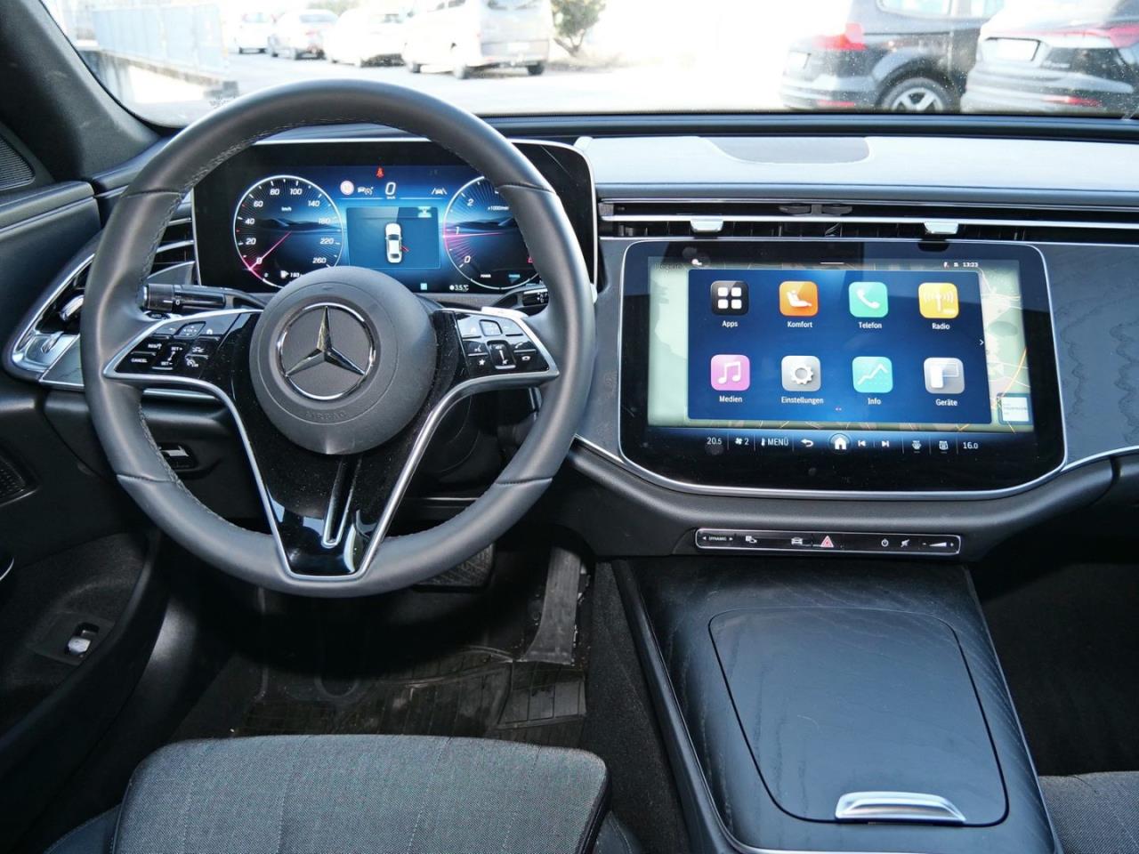 Mercedes-Benz E 220 d Avantgarde Distronic Airmatic Head-up