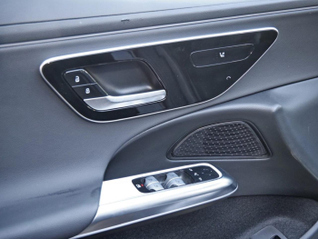 Mercedes-Benz E 220 d Avantgarde Distronic Airmatic Head-up