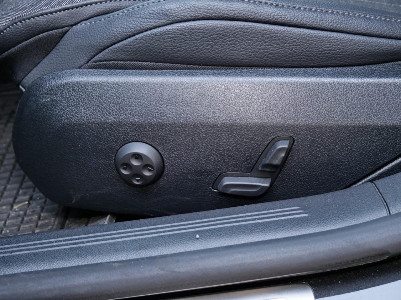 Mercedes-Benz E 220 d Avantgarde Distronic Airmatic Head-up