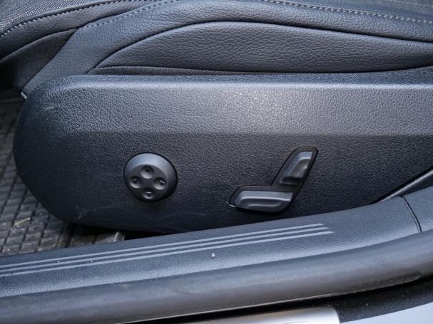 Mercedes-Benz E 220 d Avantgarde Distronic Airmatic Head-up