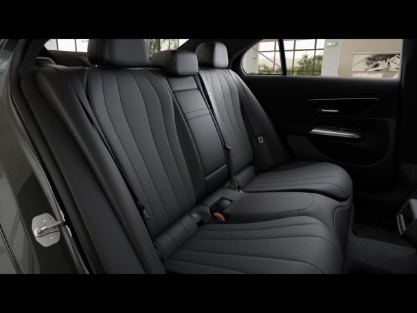 Mercedes-Benz E 220 d Avantgarde Distronic Airmatic Head-up