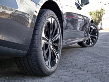 Mercedes-Benz E 220 d Avantgarde Distronic Airmatic Head-up