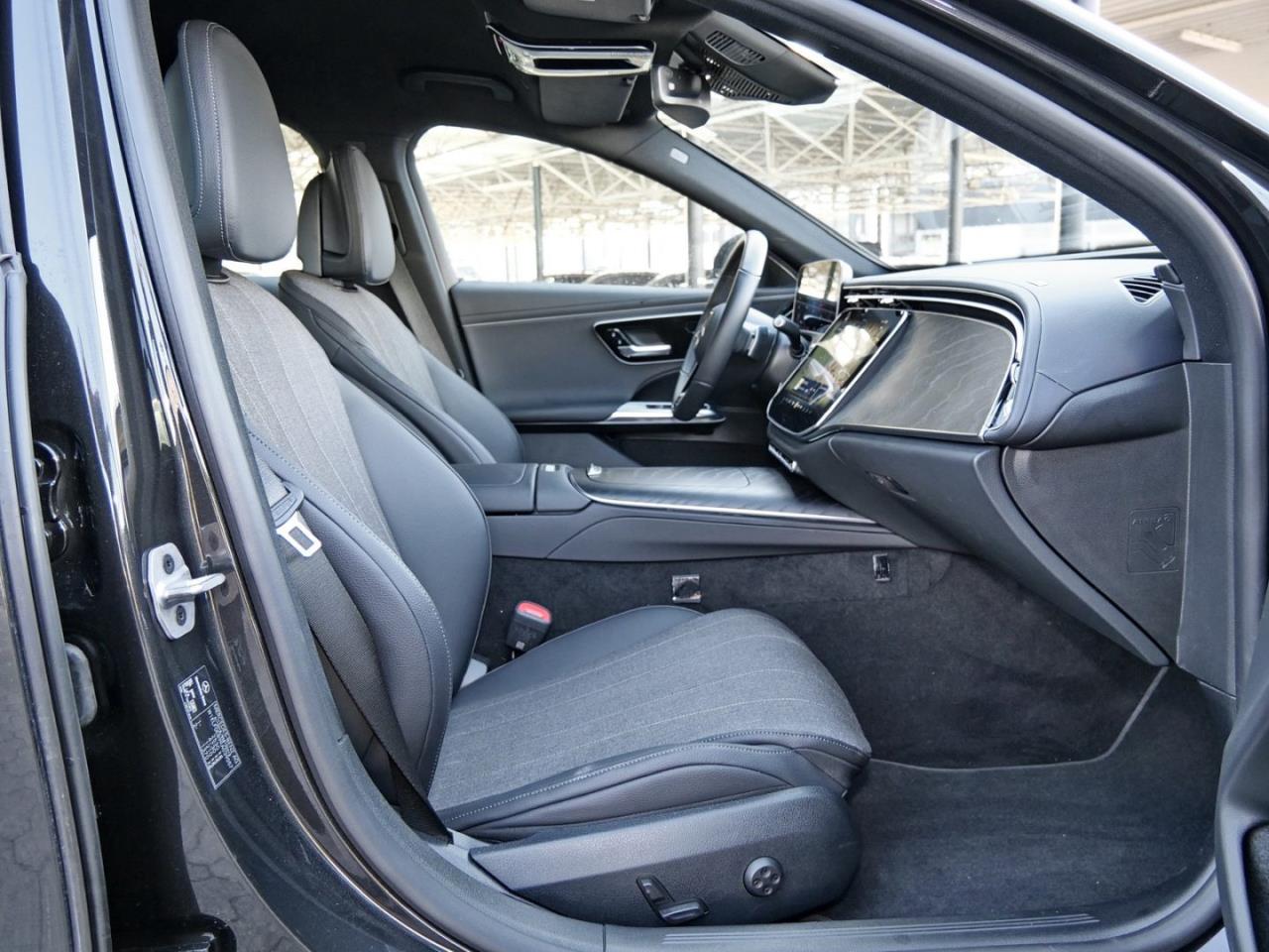 Mercedes-Benz E 220 d Avantgarde Distronic Airmatic Head-up