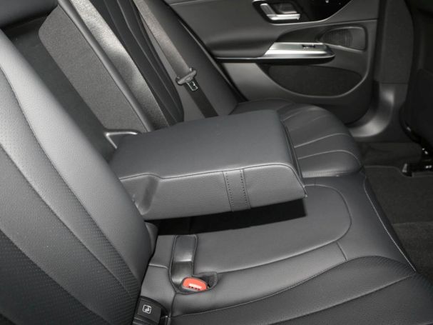Mercedes-Benz E 220 d Limousine Taxi Avantgarde Distronic 360° Mercedes-Benz E 220 d Limousine Taxi Avantgarde Distronic 360°