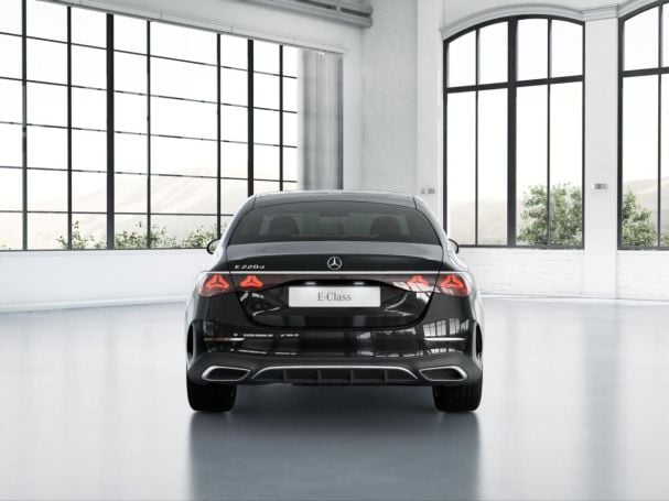 Mercedes-Benz E 220 d AMG Panorama Distronic Memory 360° Mercedes-Benz E 220 d AMG Panorama Distronic Memory 360°