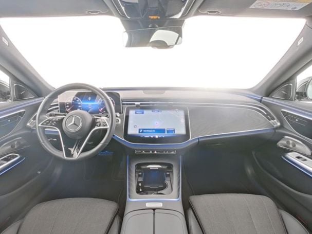 Mercedes-Benz E 220 d Avantgarde Distronic Lenkradhzg Kamera Mercedes-Benz E 220 d Avantgarde Distronic Lenkradhzg Kamera