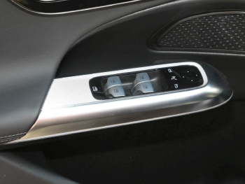 Mercedes-Benz E 300 de Avantgarde Superscreen Memory 360°