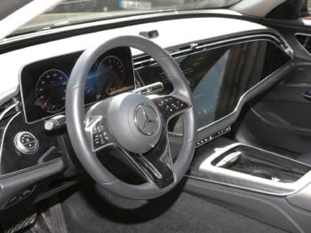 Mercedes-Benz E 300 de Avantgarde Superscreen Memory 360°