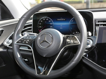 Mercedes-Benz E 300 de Avantgarde Superscreen Memory 360°