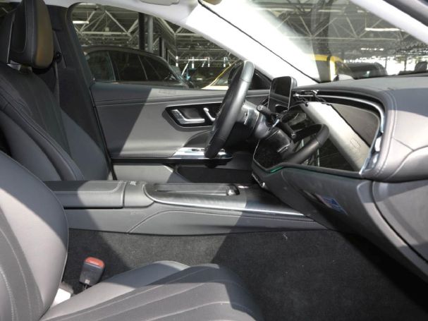 Mercedes-Benz E 300 de Avantgarde Superscreen Memory 360° Mercedes-Benz E 300 de Avantgarde Superscreen Memory 360°