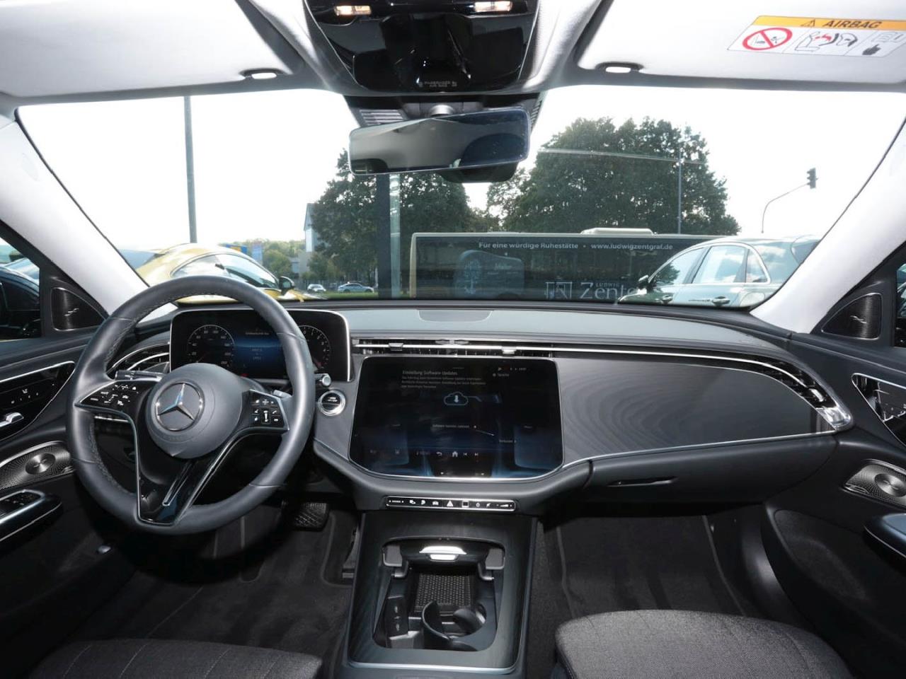 Mercedes-Benz E 300 de Avantgarde Navi Memory Burmester 360°