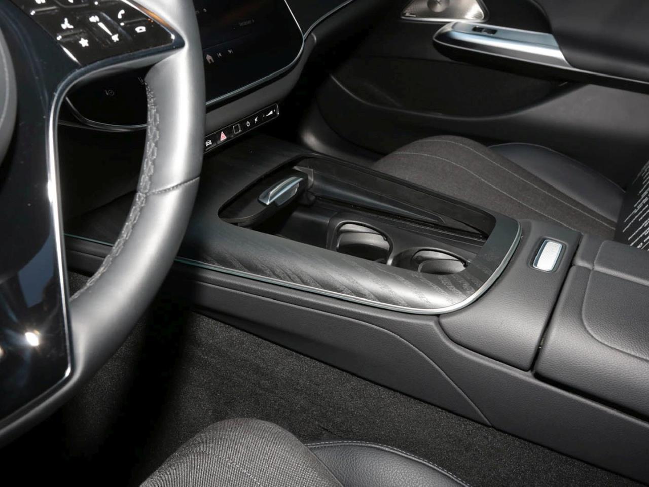 Mercedes-Benz E 300 de Avantgarde Navi Memory Burmester 360°