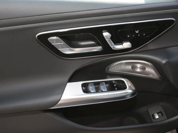 Mercedes-Benz E 300 de Avantgarde Navi Memory Burmester 360°