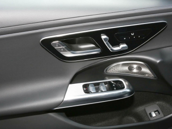 Mercedes-Benz E 300 de Avantgarde Navi Memory Burmester 360°