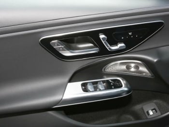 Mercedes-Benz E 300 de Avantgarde Navi Memory Burmester 360°