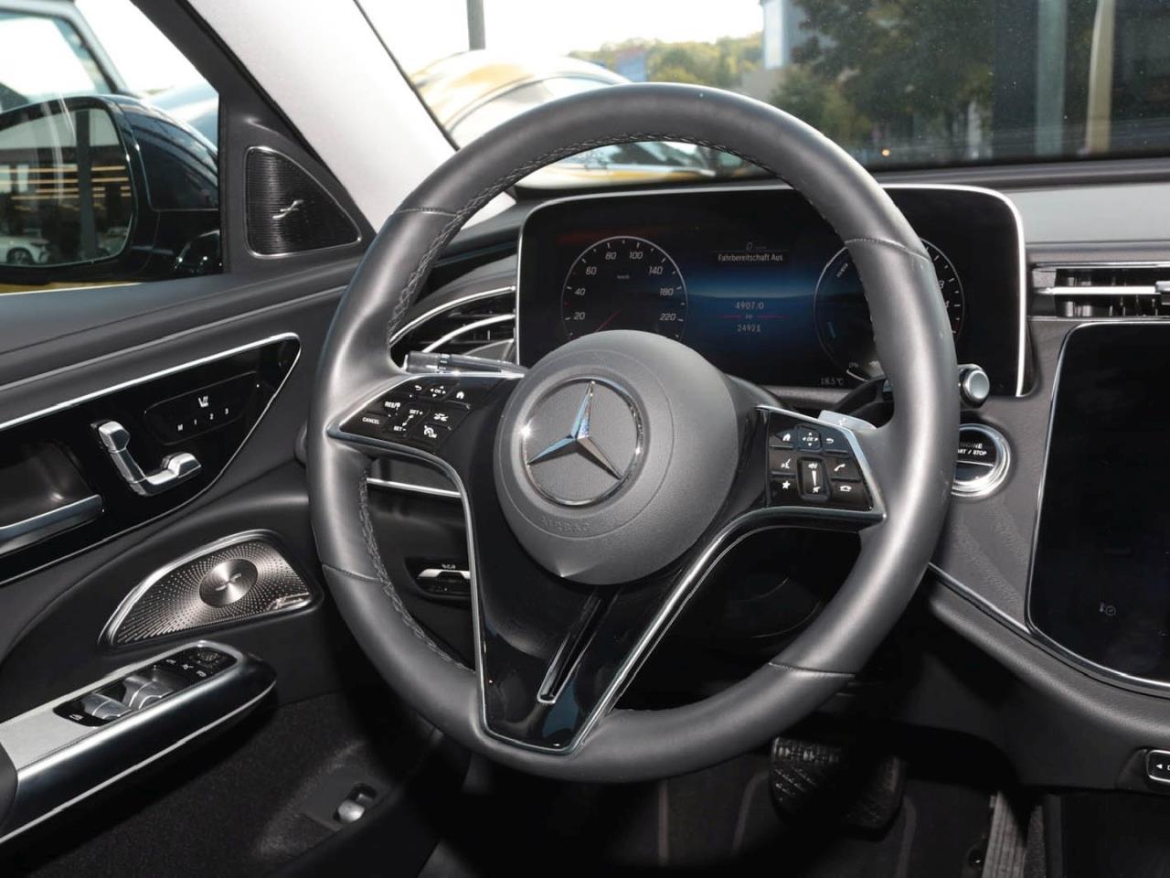 Mercedes-Benz E 300 de Avantgarde Navi Memory Burmester 360°