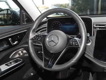 Mercedes-Benz E 300 de Avantgarde Navi Memory Burmester 360°