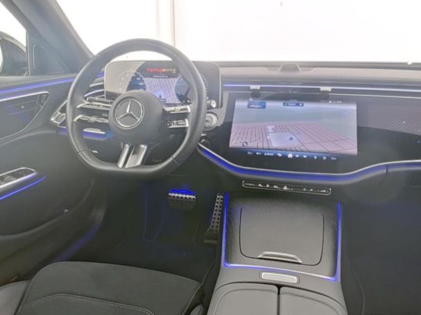 Mercedes-Benz E 300 de AMG Night Superscreen Panorama Kamera Mercedes-Benz E 300 de AMG Night Superscreen Panorama Kamera