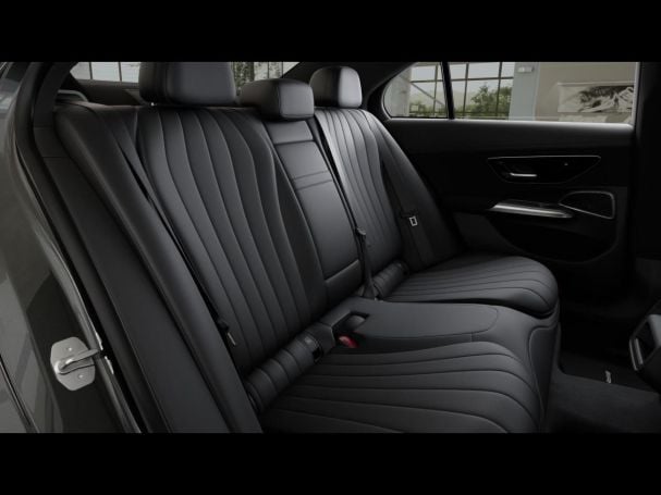 Mercedes-Benz E 300 e 4M AMG Night Panorama Sitzklima 360° AHK Mercedes-Benz E 300 e 4M AMG Night Panorama Sitzklima 360° AHK