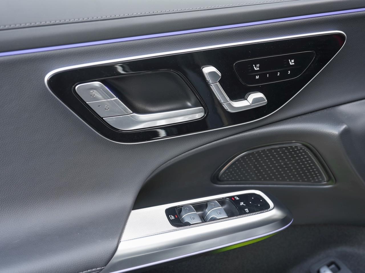 Mercedes-Benz E 300 e AMG MBUX Distronic Memory AHK 360°