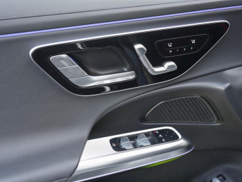 Mercedes-Benz E 300 e AMG MBUX Distronic Memory AHK 360°