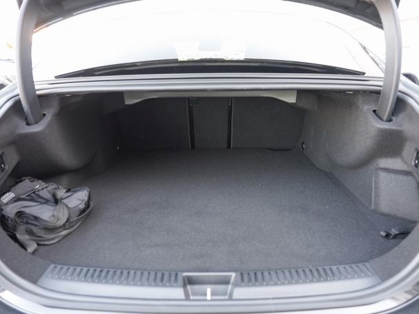 Mercedes-Benz E 300 e AMG MBUX Distronic Memory AHK 360°