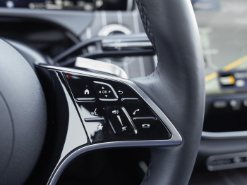 Mercedes-Benz E 300 e Exclusive Panorama Memory AHK NP 92.689