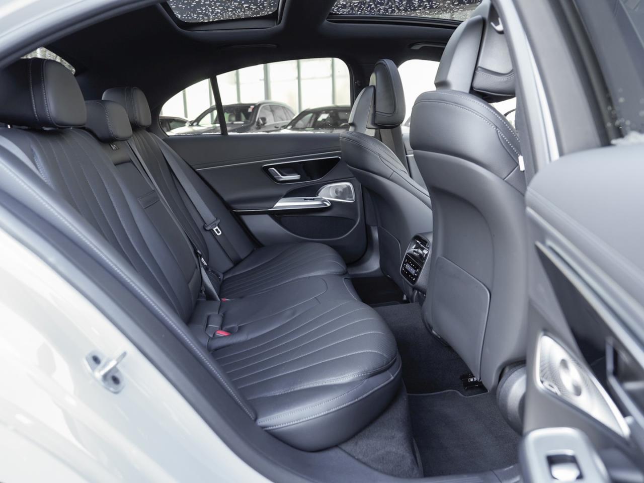 Mercedes-Benz E 300 e Exclusive Panorama Memory AHK NP 92.689