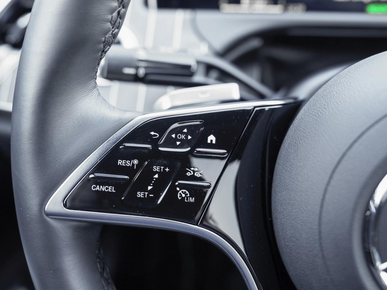 Mercedes-Benz E 300 e Exclusive Panorama Memory AHK NP 92.689