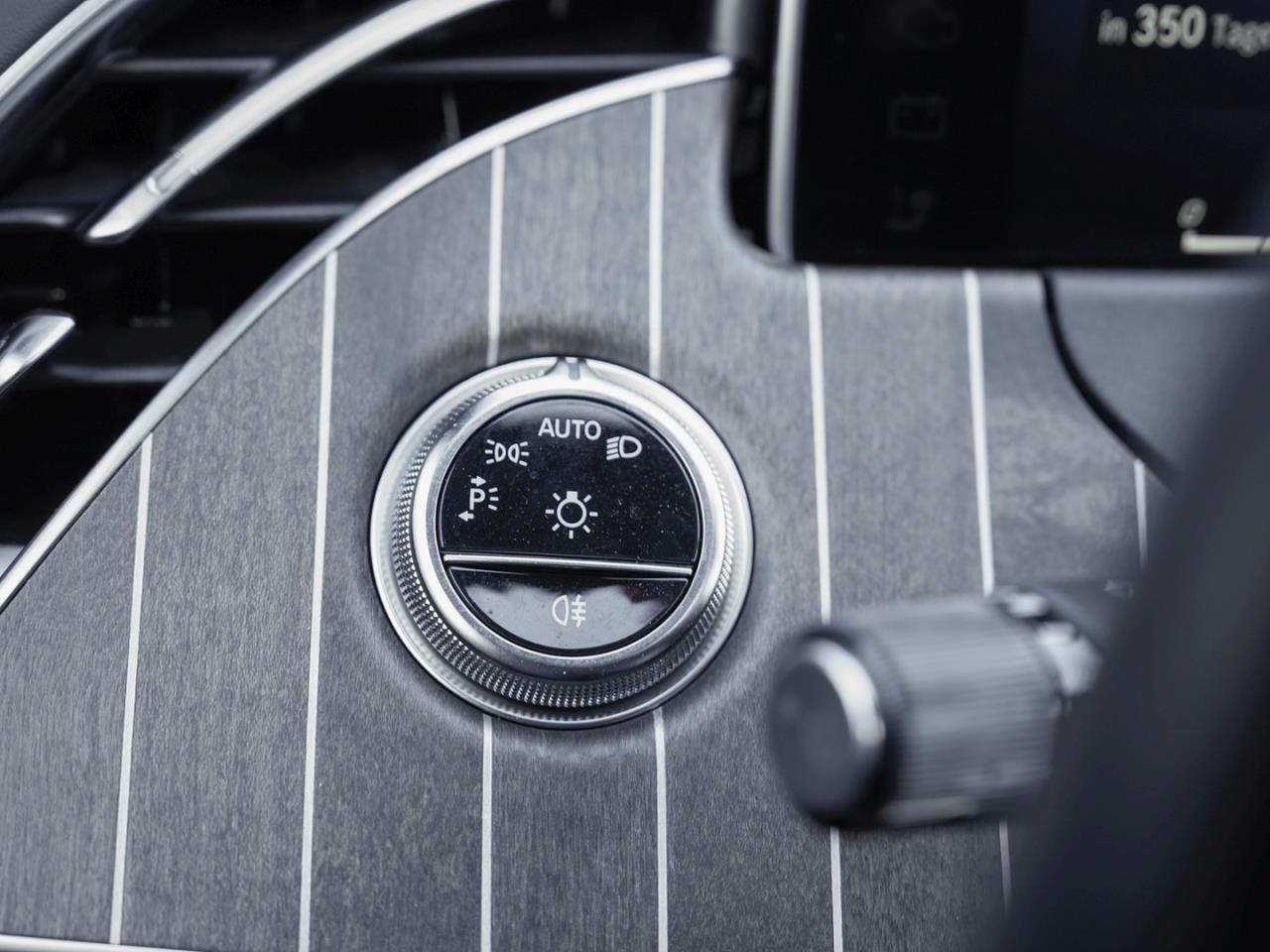 Mercedes-Benz E 300 e Exclusive Panorama Memory AHK NP 92.689