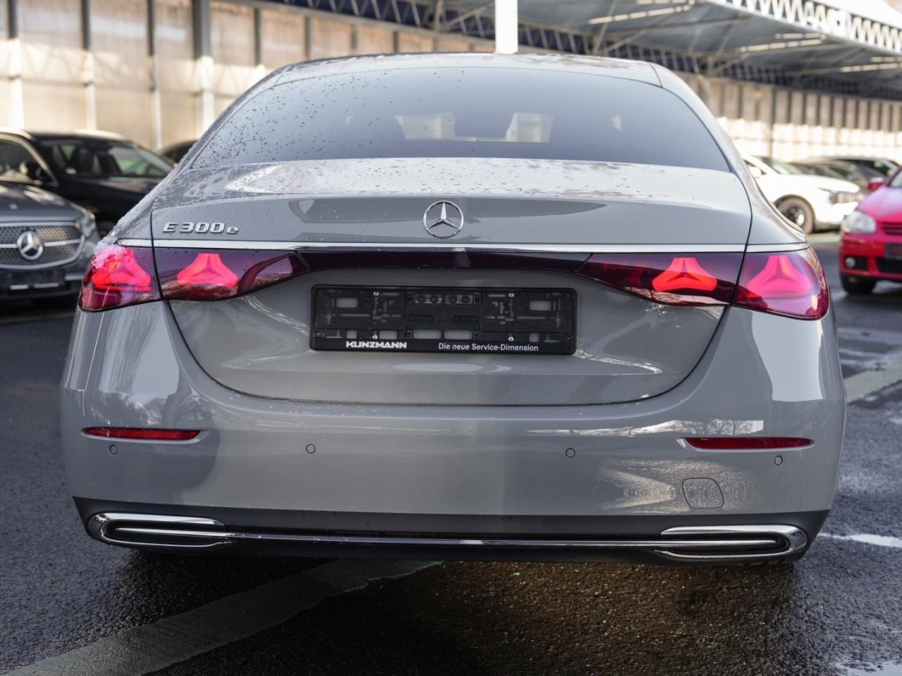 Mercedes-Benz E 300 e Exclusive Panorama Memory AHK NP 92.689