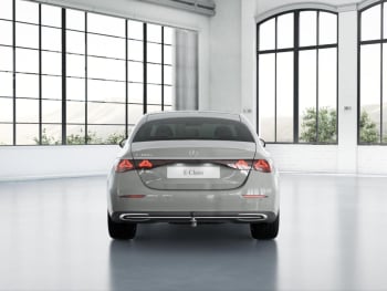 Mercedes-Benz E 300 e Exclusive MBUX Navi Panorama Memory AHK