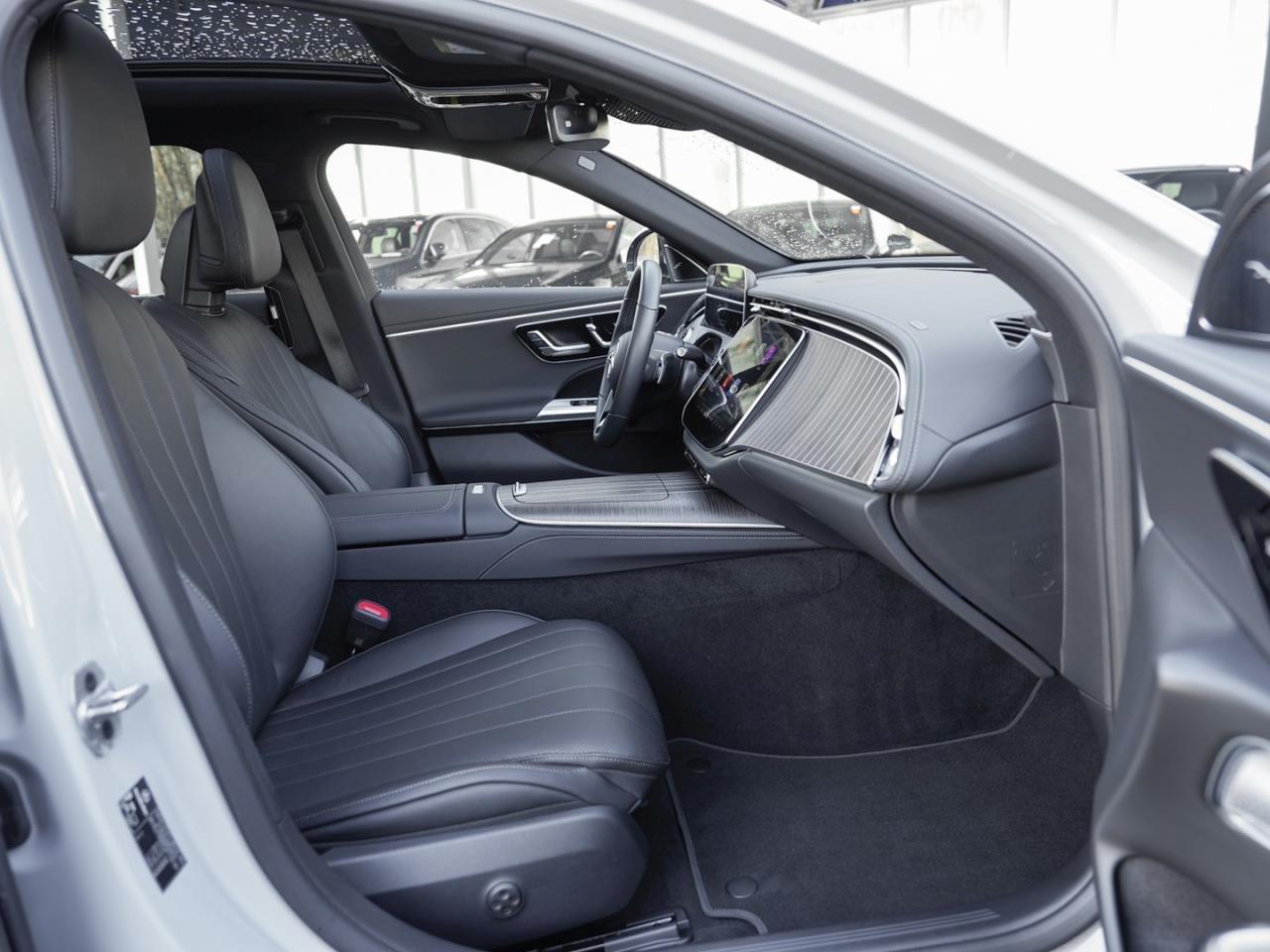 Mercedes-Benz E 300 e Exclusive Panorama Memory AHK NP 92.689