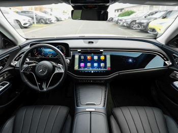 Mercedes-Benz E 300 e Avantgarde Superscreen Distronic 360°