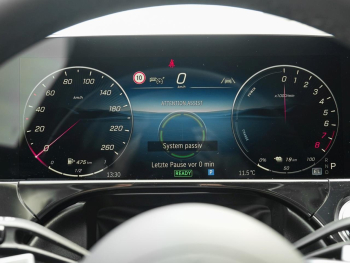 Mercedes-Benz E 300 e Avantgarde Superscreen Distronic 360°