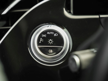 Mercedes-Benz E 300 e Avantgarde Superscreen Distronic 360°