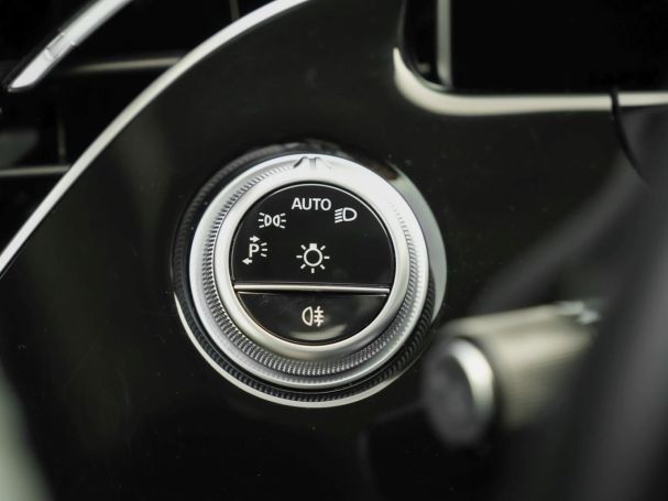 Mercedes-Benz E 300 e Avantgarde Superscreen Distronic 360°