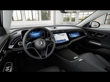 Mercedes-Benz E 300 e Avantgarde Superscreen Distronic 360°