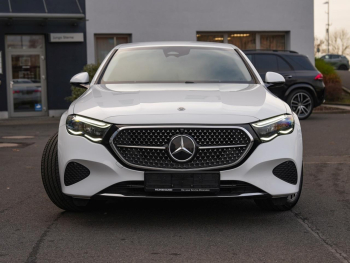 Mercedes-Benz E 300 e Avantgarde Superscreen Distronic 360°