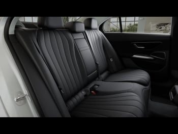 Mercedes-Benz E 300 e Avantgarde Superscreen Distronic 360°
