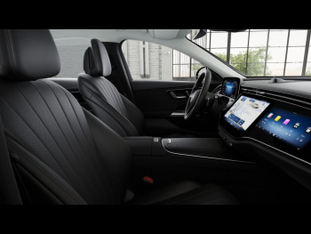 Mercedes-Benz E 300 e Avantgarde Superscreen Distronic 360°