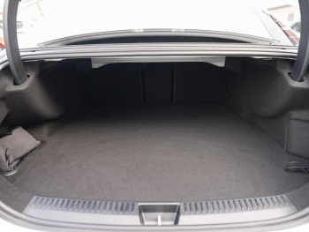 Mercedes-Benz E 300 e Avantgarde Superscreen Distronic 360°