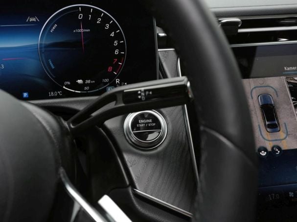 Mercedes-Benz E 300 e Avantgarde Sitzklima Memory AHK 360° Mercedes-Benz E 300 e Avantgarde Sitzklima Memory AHK 360°