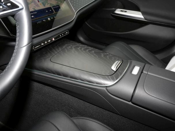 Mercedes-Benz E 300 e Avantgarde Sitzklima Memory AHK 360° Mercedes-Benz E 300 e Avantgarde Sitzklima Memory AHK 360°