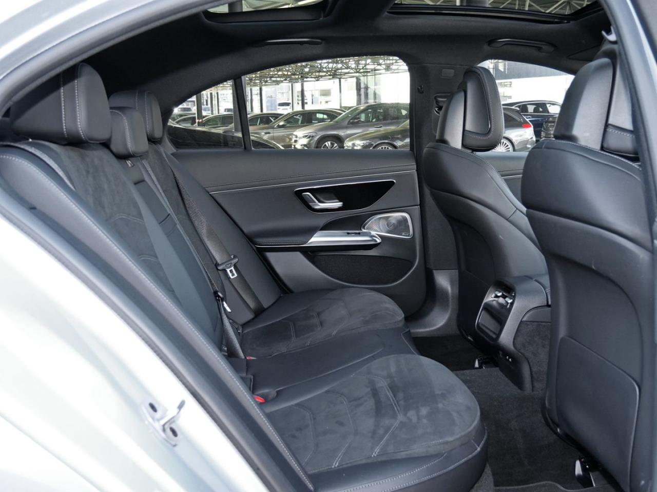 Mercedes-Benz E 400 e 4M AMG Night Panorama Distronic AHK 360°