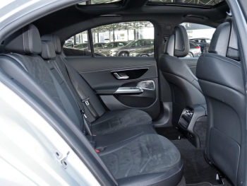 Mercedes-Benz E 400 e 4M AMG Night Panorama Distronic AHK 360°