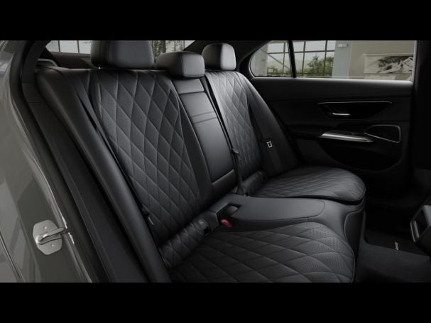 Mercedes-Benz E 400 e 4M AMG Night Panorama 360° Airmatic Mercedes-Benz E 400 e 4M AMG Night Panorama 360° Airmatic