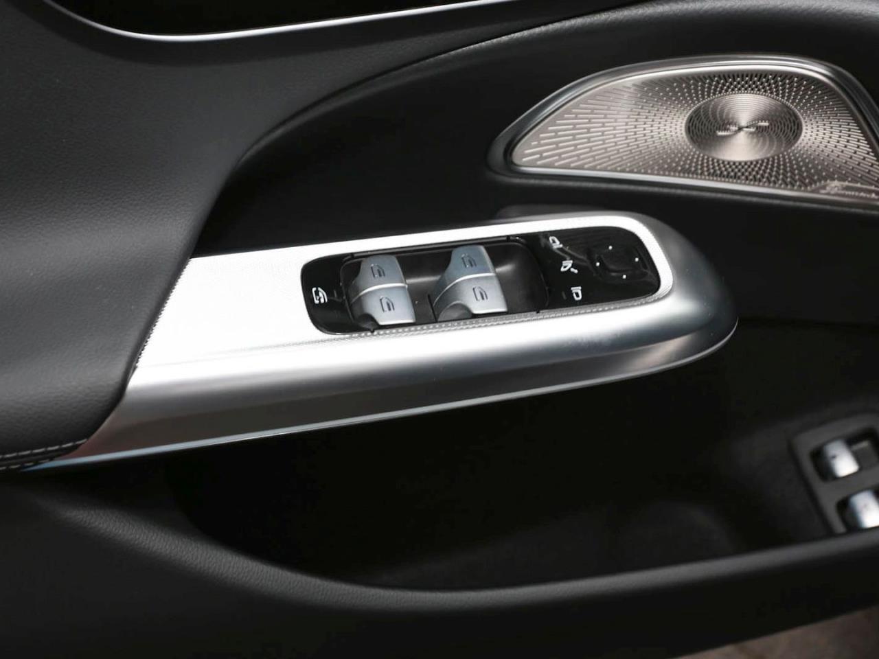 Mercedes-Benz E 400 e 4M AMG Panorama Burmester Memory 360°