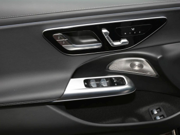 Mercedes-Benz E 400 e 4M AMG Panorama Burmester Memory 360°